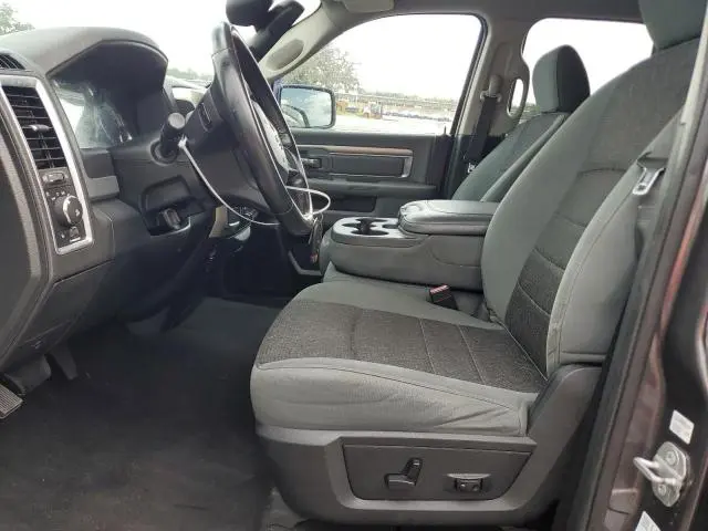 2016 RAM 1500 SLT  