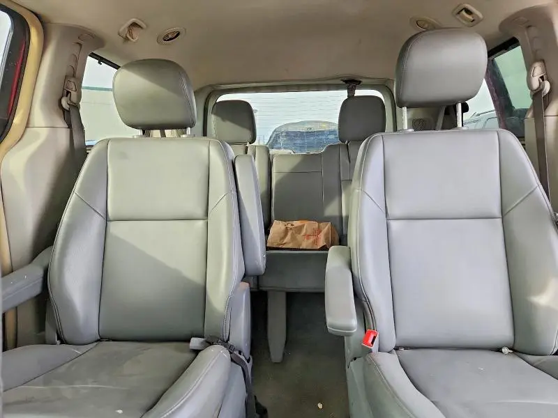 2011 VOLKSWAGEN ROUTAN SE  