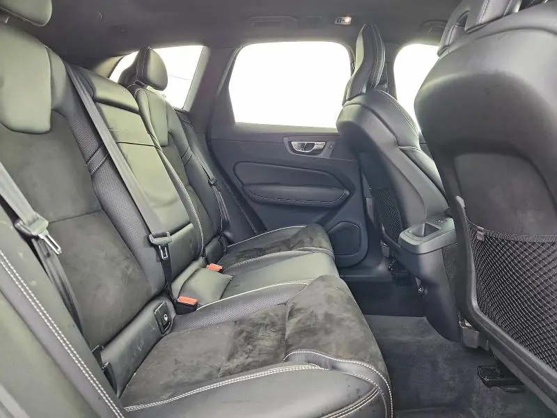 2019 VOLVO XC60 T5 R-DESIGN  