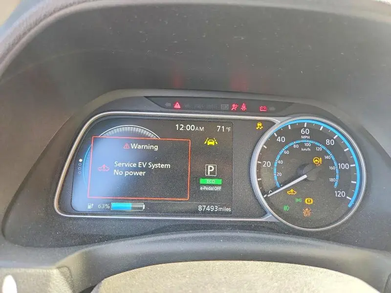 2019 NISSAN LEAF SL  