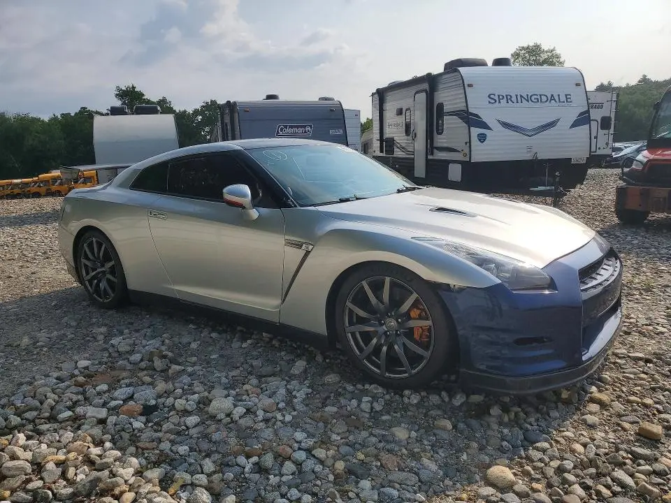2012 NISSAN GT-R   