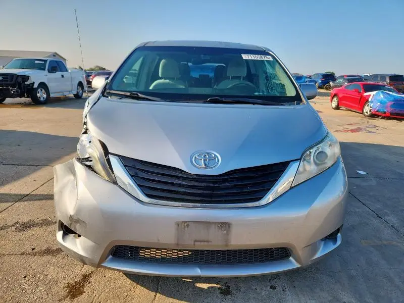 2011 TOYOTA SIENNA LE  