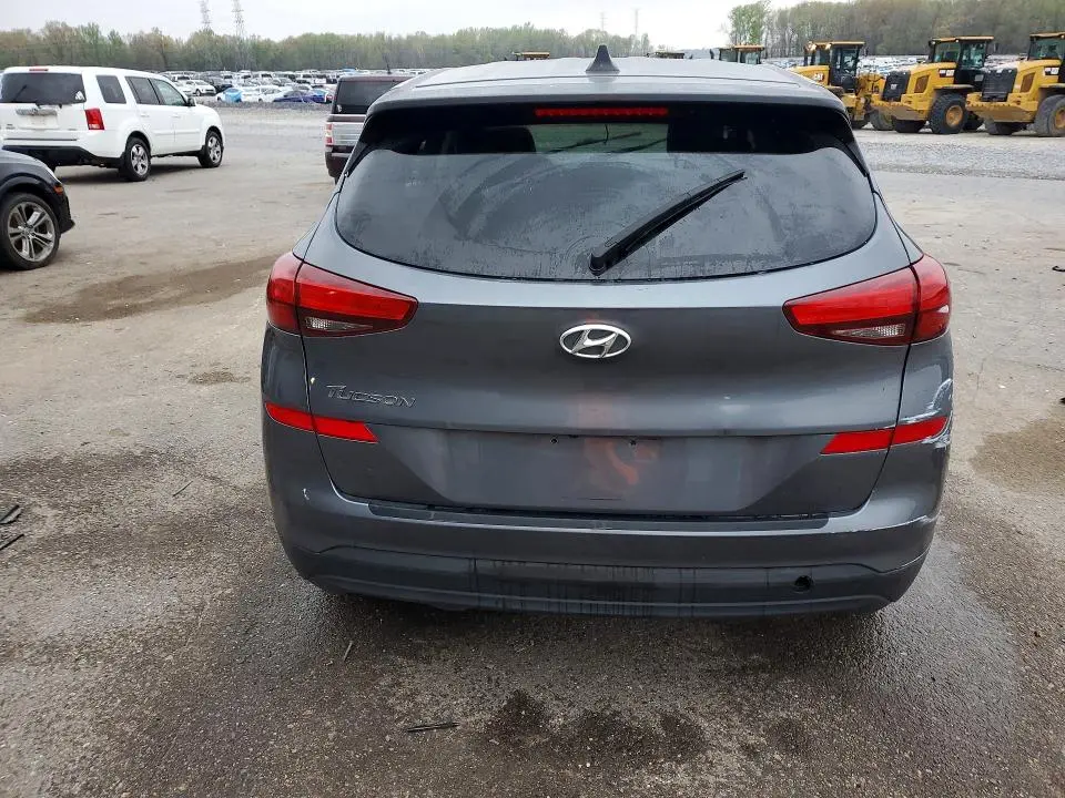 2021 HYUNDAI TUCSON SE  