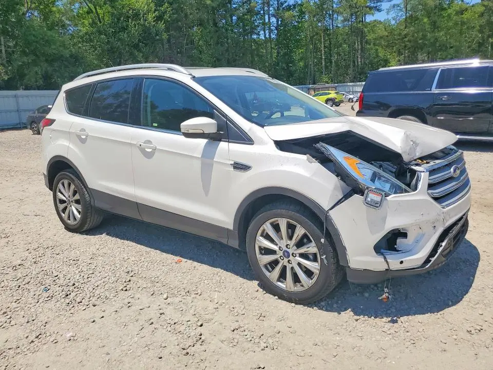 2017 FORD ESCAPE TITANIUM  