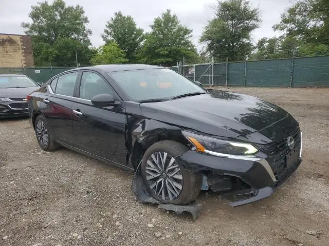 2024 NISSAN ALTIMA SV  