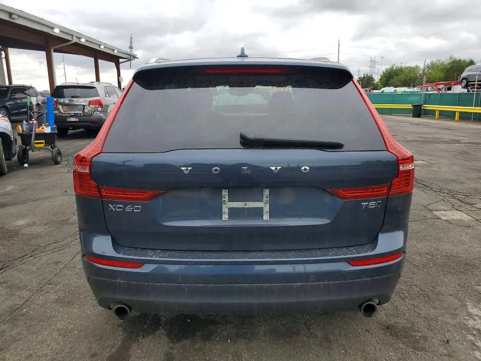 2021 VOLVO XC60 T5 MOMENTUM  