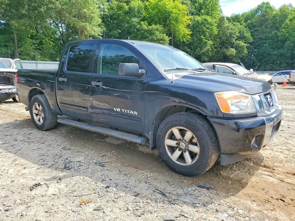 2014 NISSAN TITAN SV  