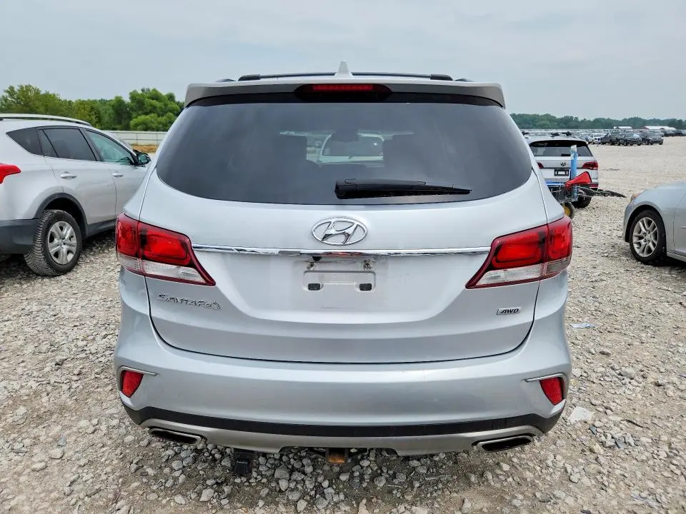 2017 HYUNDAI SANTA FE SE  