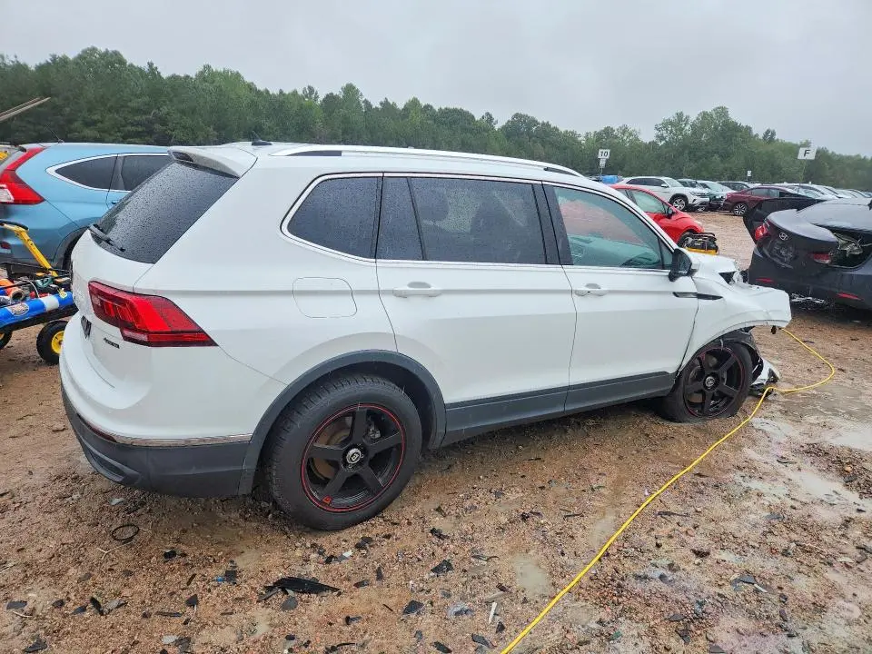 2022 VOLKSWAGEN TIGUAN SE  