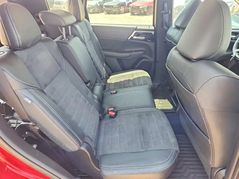 2024 MITSUBISHI OUTLANDER SE  