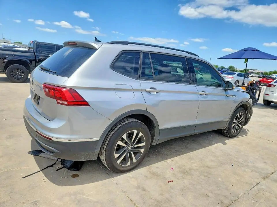 2022 VOLKSWAGEN TIGUAN S  