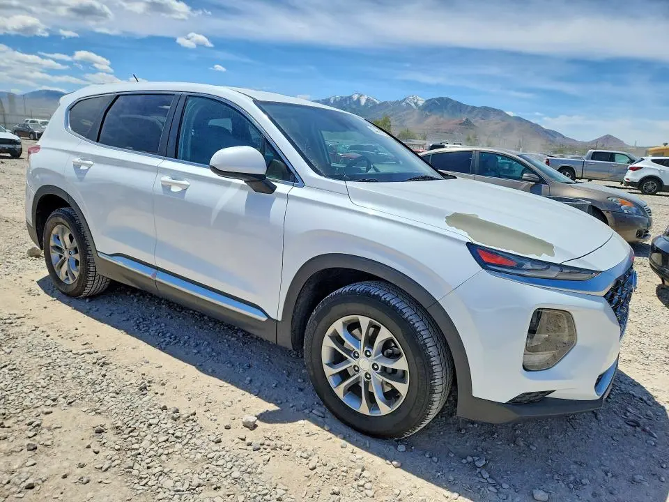 2020 HYUNDAI SANTA FE SE  
