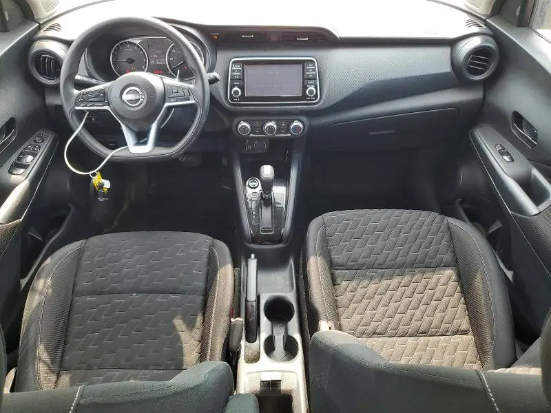 2022 NISSAN KICKS S  