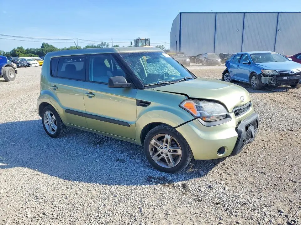 2011 KIA SOUL +  