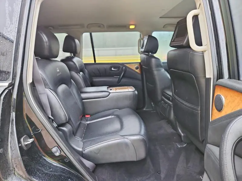 2011 INFINITI QX56 BASE  