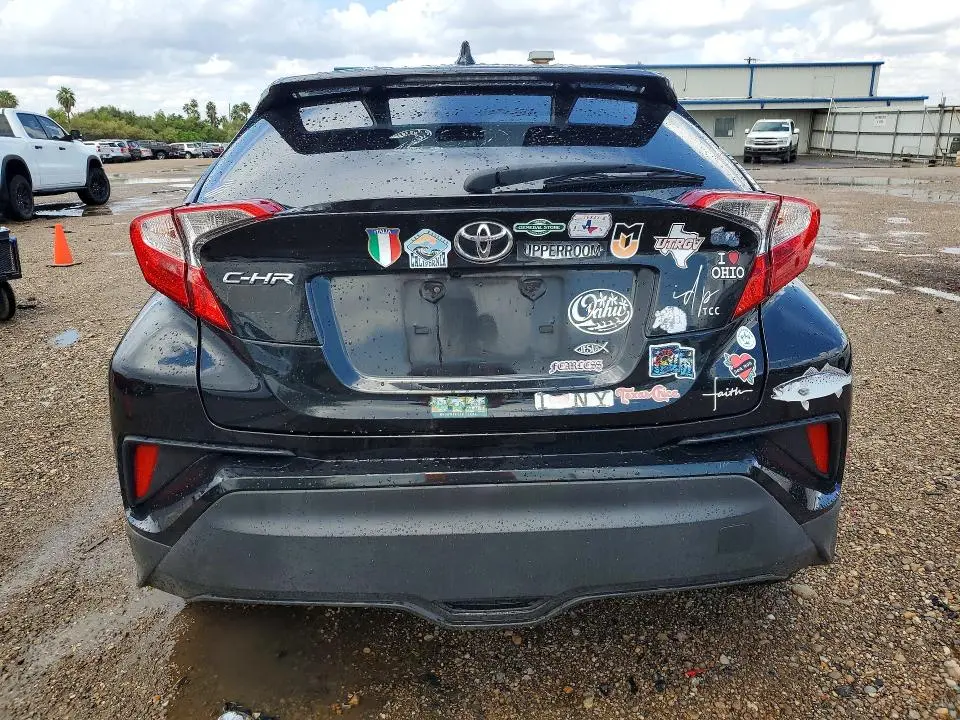 2021 TOYOTA C-HR XLE  