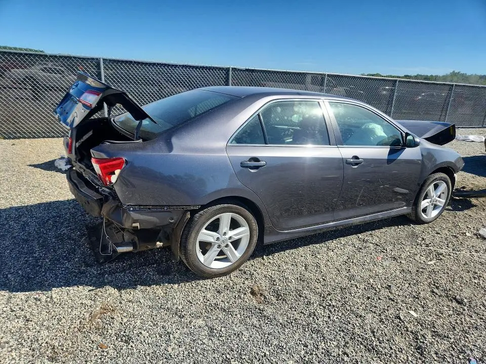 2014 TOYOTA CAMRY SE  