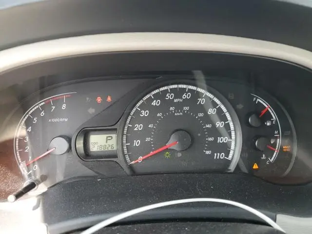 2014 TOYOTA SIENNA LE  