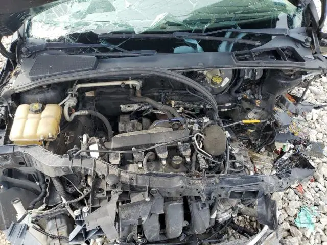 2016 FORD FOCUS SE  