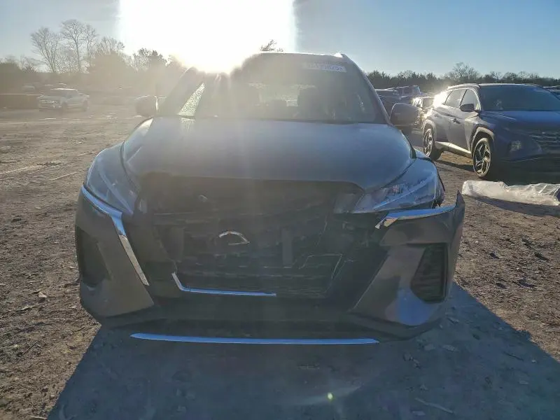 2021 NISSAN KICKS SV  