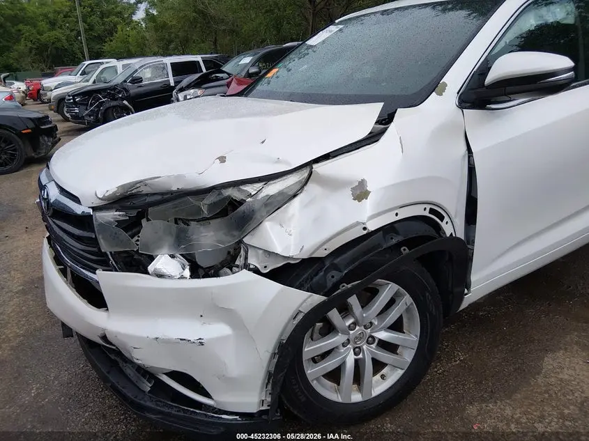 2015 TOYOTA HIGHLANDER LE