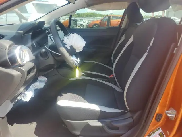 2022 NISSAN VERSA SV  