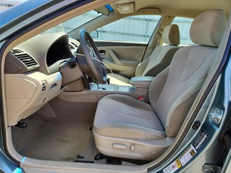 2010 TOYOTA CAMRY LE  