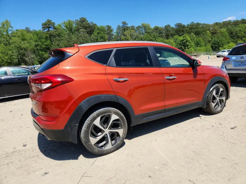 2016 HYUNDAI TUSCON   