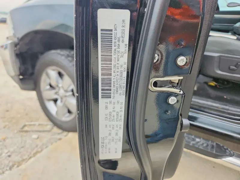 2016 RAM 1500 SLT  