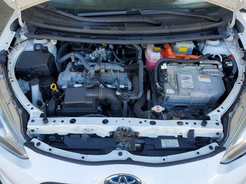 2015 TOYOTA PRIUS C ONE  