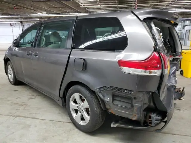 2013 TOYOTA SIENNA   