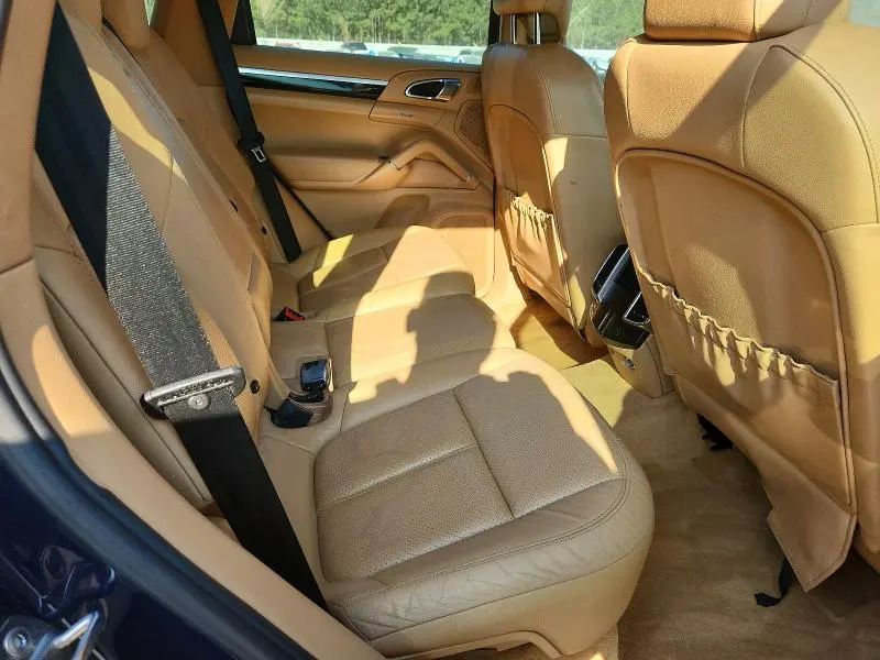 2011 PORSCHE CAYENNE   