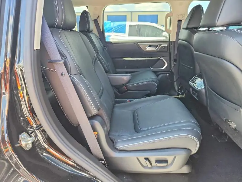 2025 INFINITI QX80 LUXE  