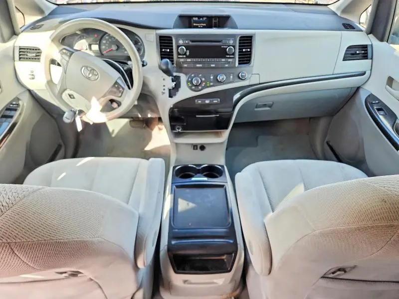 2011 TOYOTA SIENNA LE  