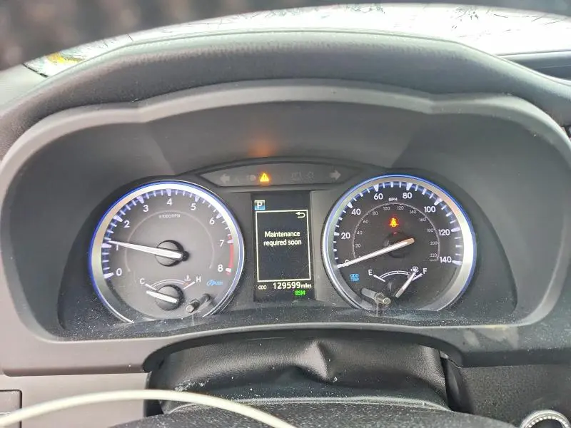 2019 TOYOTA HIGHLANDER SE  