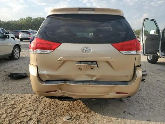 2012 TOYOTA SIENNA LE  