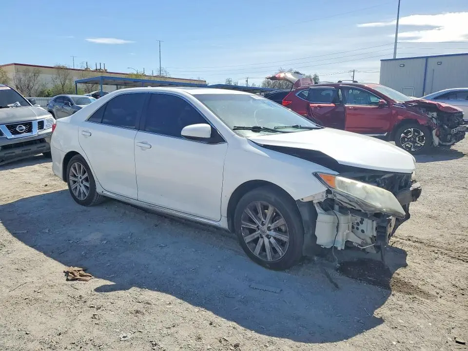 2014 TOYOTA CAMRY XLE V6  