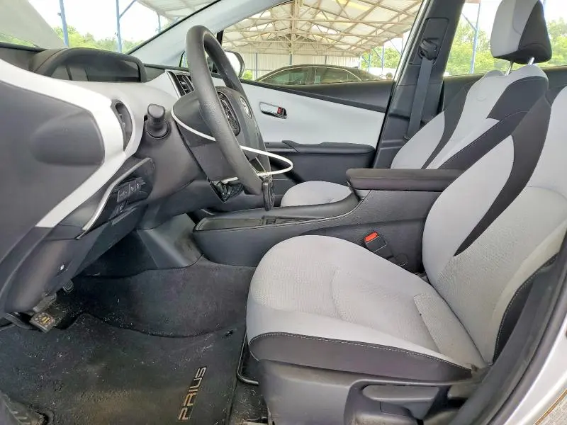 2021 TOYOTA PRIUS LE  