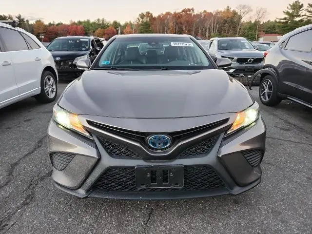 2020 TOYOTA CAMRY SE  