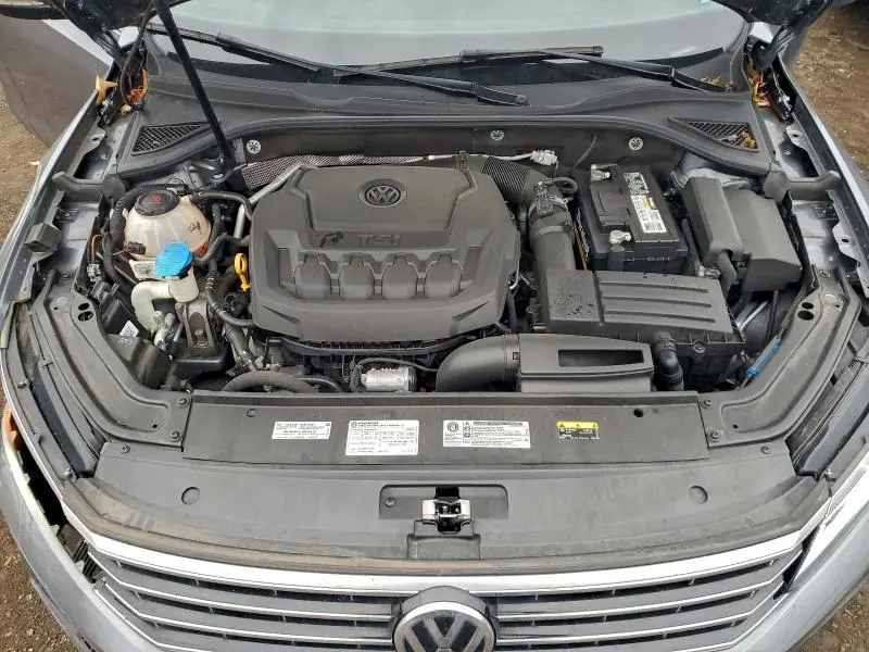2018 VOLKSWAGEN PASSAT SE  