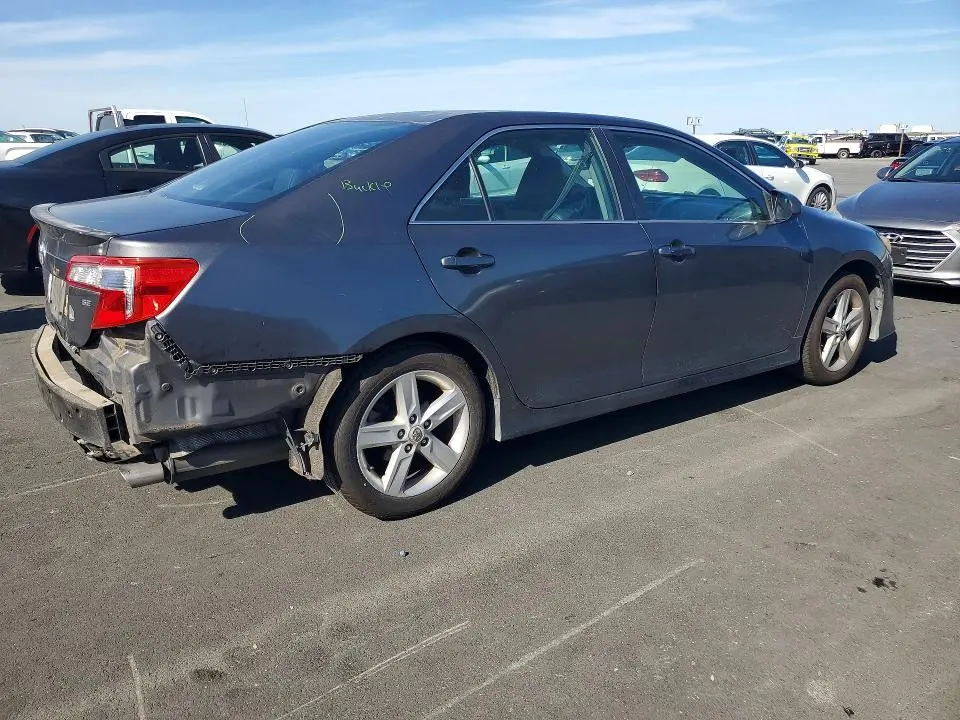 2012 TOYOTA CAMRY SE  