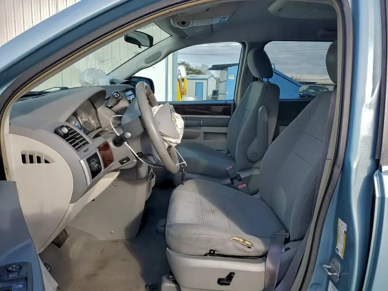 2010 CHRYSLER TOWN & COUNTRY TOURING  