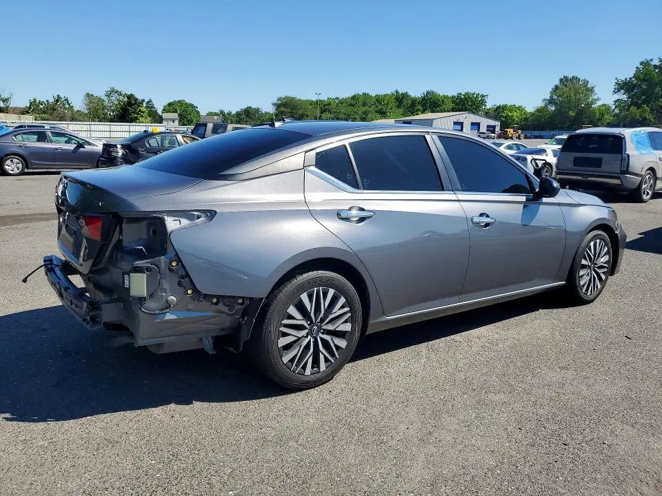 2024 NISSAN ALTIMA SV  