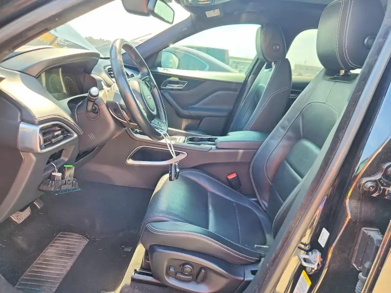 2017 JAGUAR F-PACE R - SPORT  
