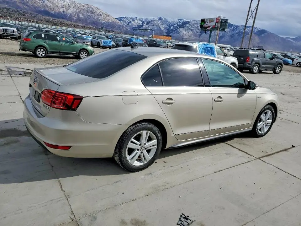 2013 VOLKSWAGEN JETTA HYBRID  