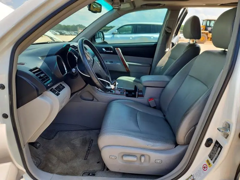 2010 TOYOTA HIGHLANDER LIMITED  