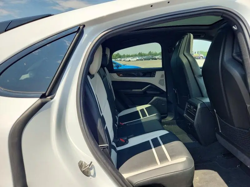 2024 PORSCHE CAYENNE COUPE  