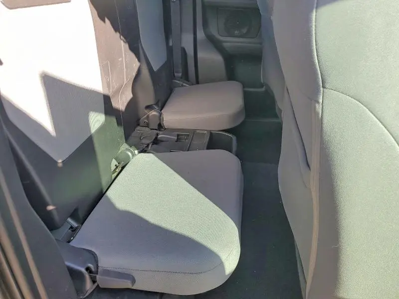 2020 TOYOTA TACOMA SR5 V6  