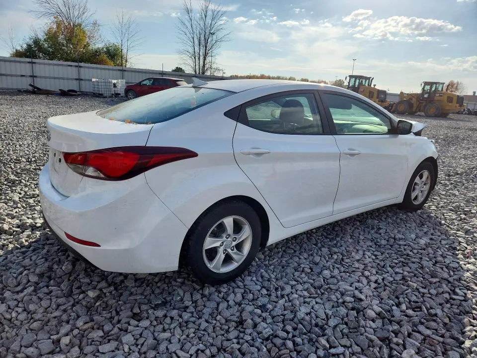 2015 HYUNDAI ELANTRA SE  