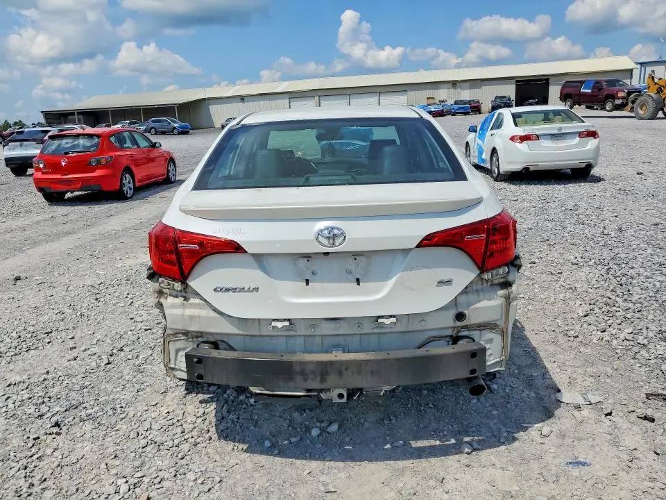 2018 TOYOTA COROLLA SE  
